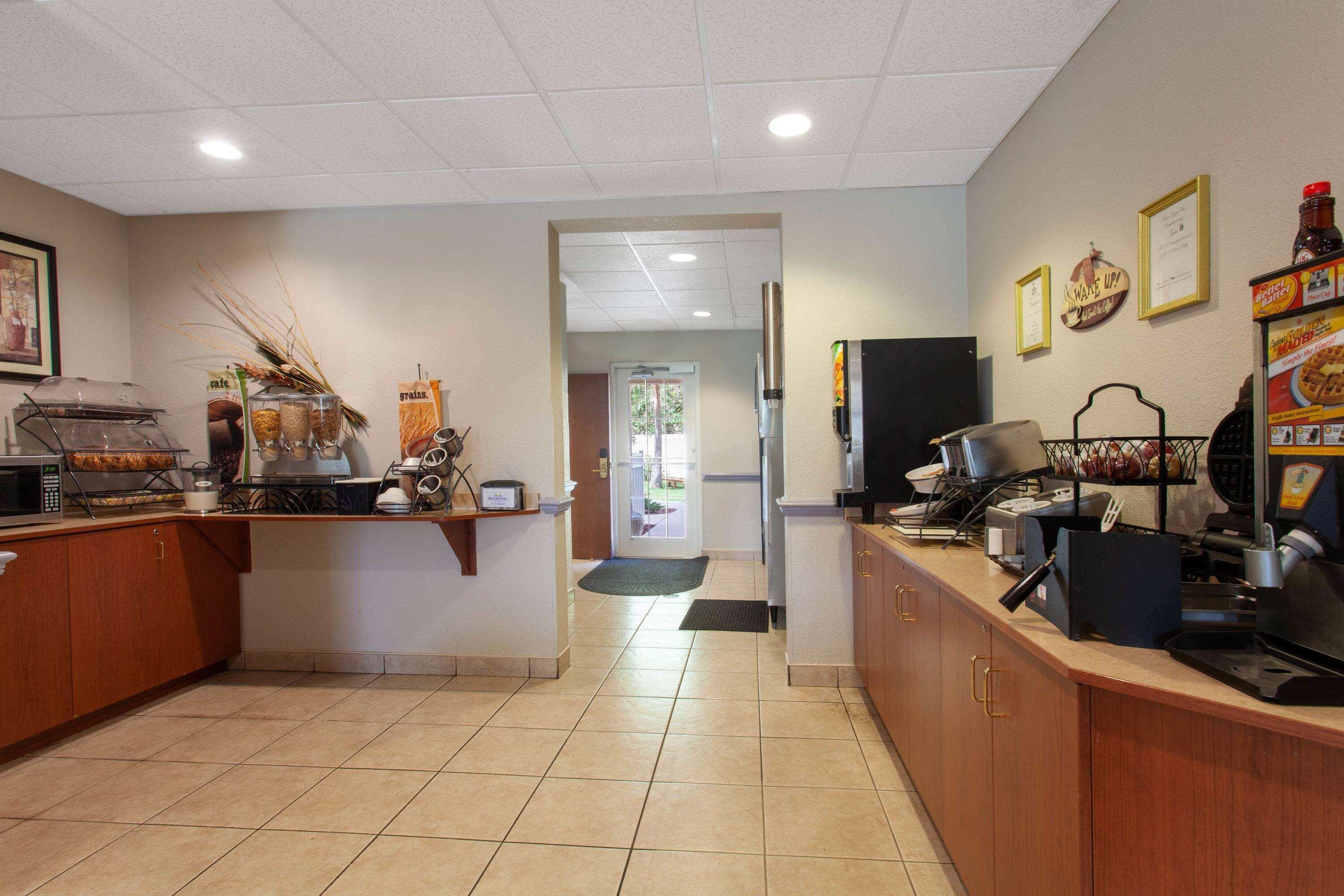 Microtel Inn And Suites By Wyndham - Lady Lake/ The Villages Extérieur photo